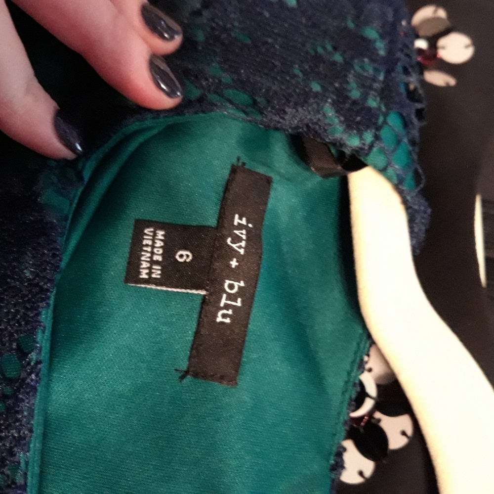 Dress - Picture 3 of 5